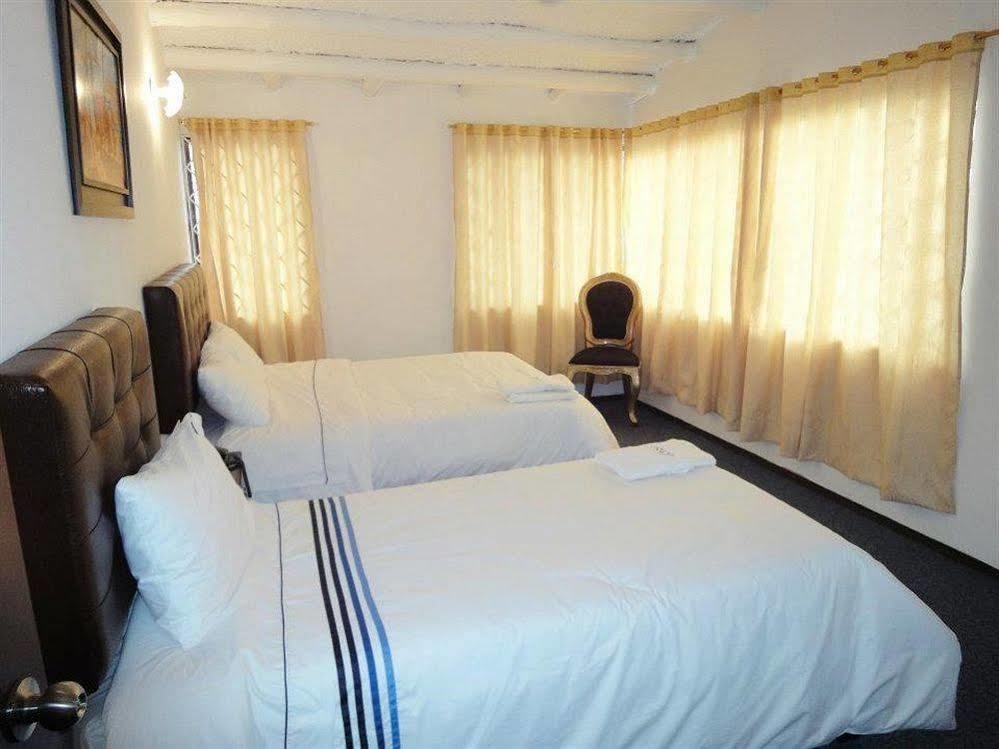 Hostel Av Suba 116 Bogota Buitenkant foto